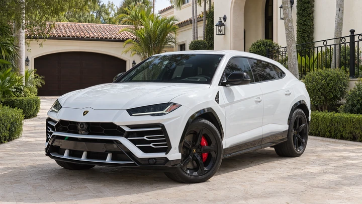 Rent a 2020 white Lamborghini Urus in Miami