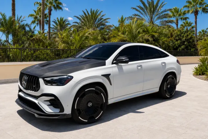 White Mercedes-AMG GLE 53 Larte, front three-quarter view